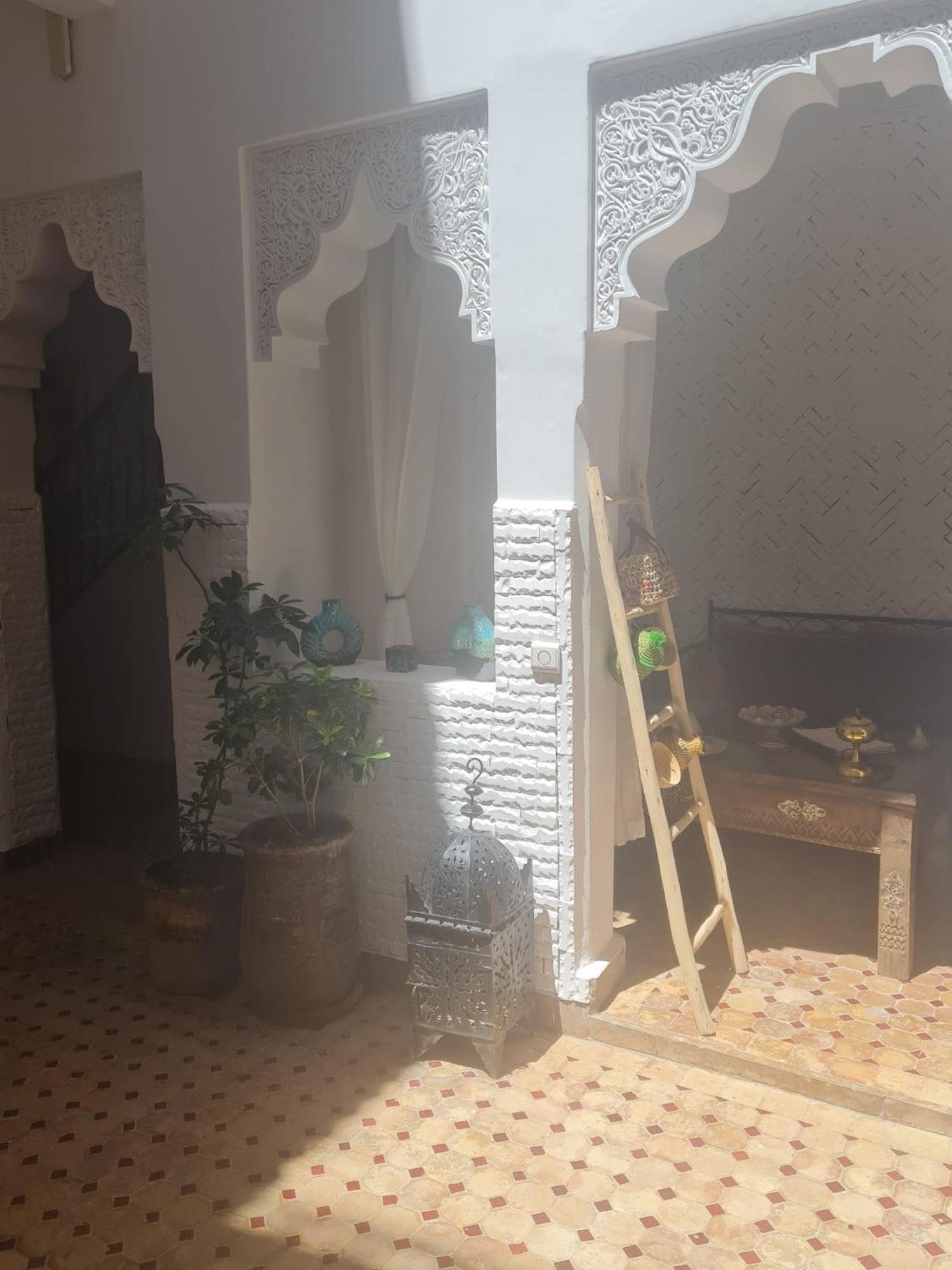 Dantella Riad