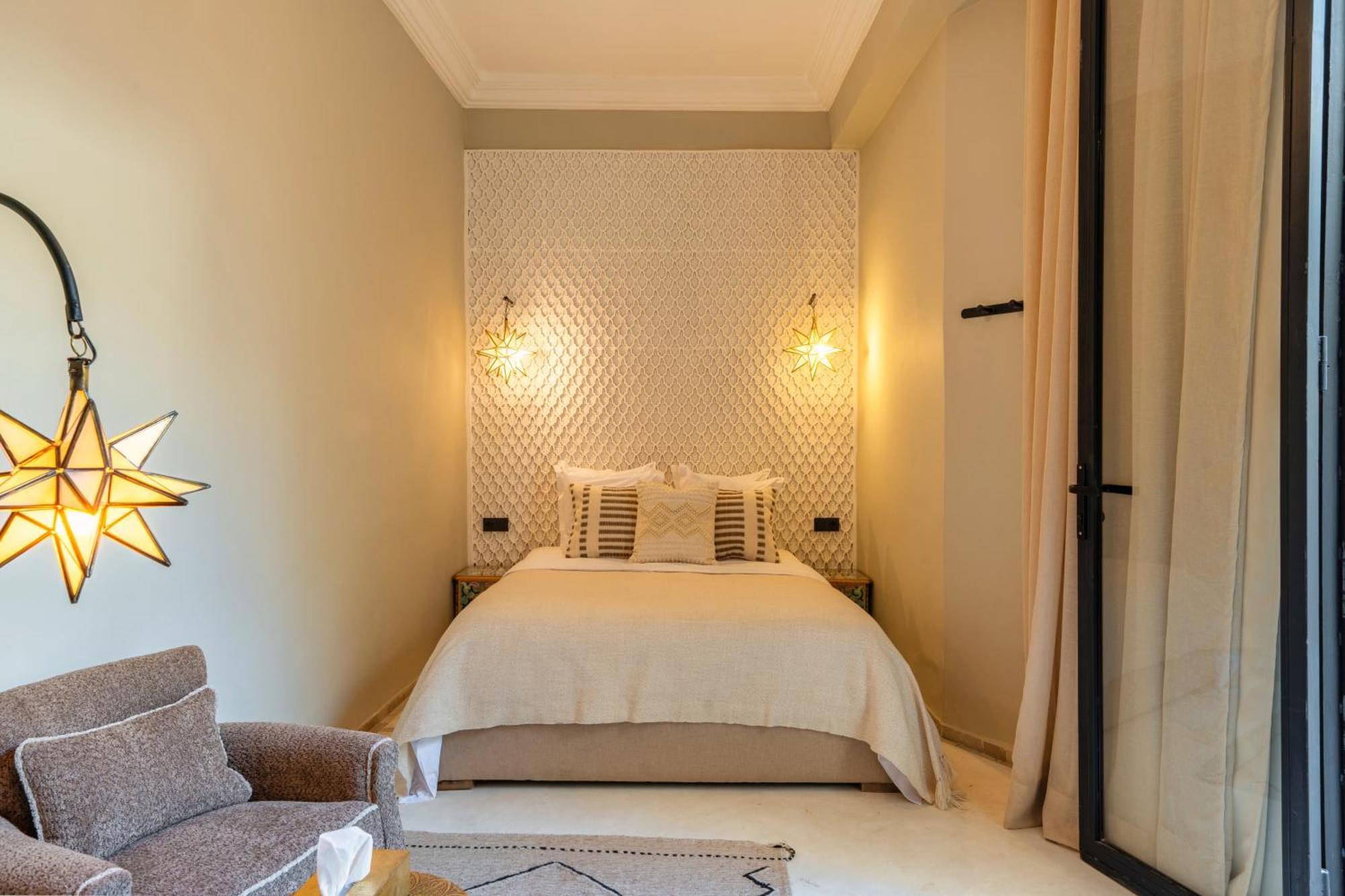 & By Xo-riad