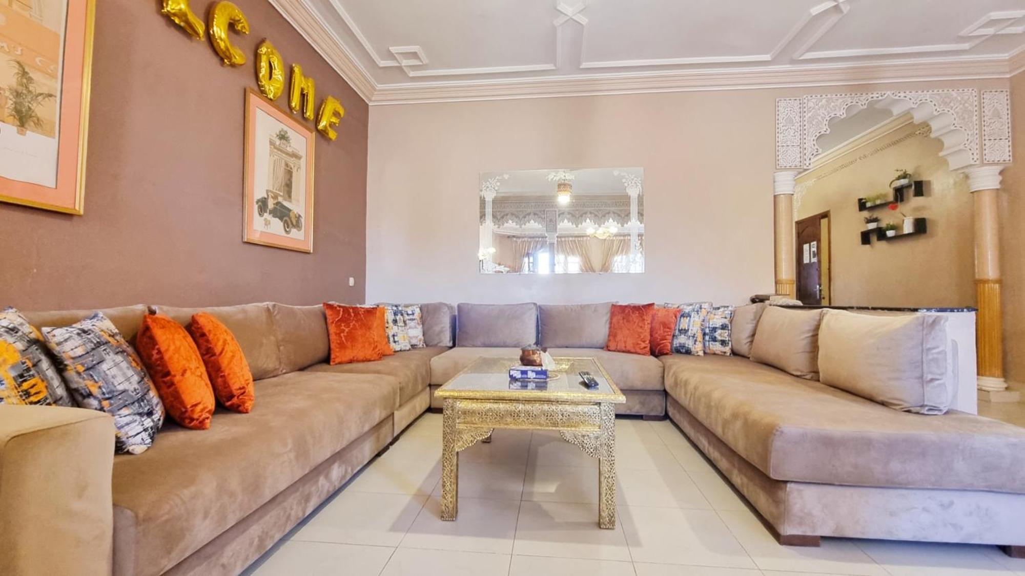 Oranger Family House Center, Private Large House, Terasse Garden View, Free Parking *