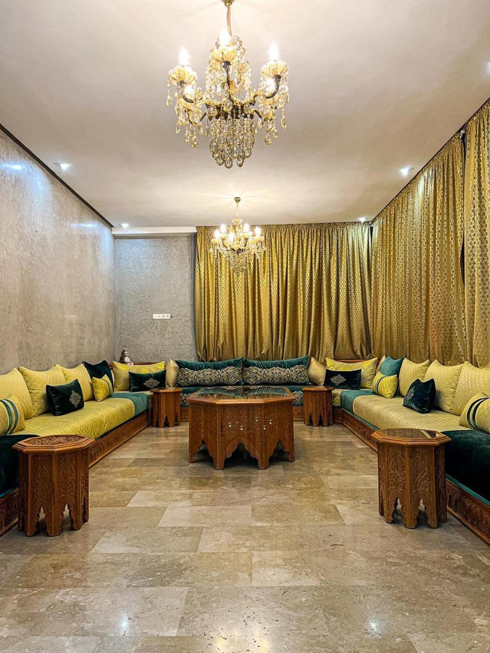 La Royale Avec Cuisiniere Villa