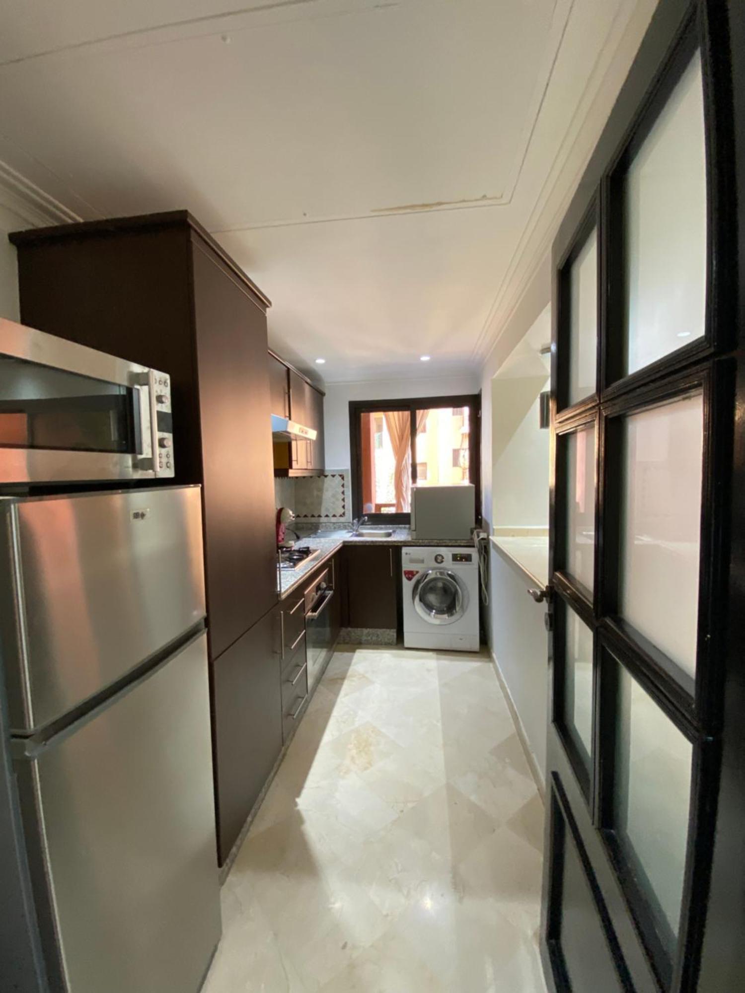 1 Apartment *