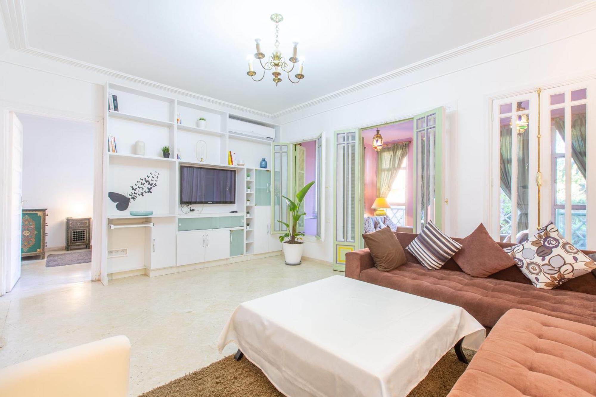 Romantic Retreat Next To M Avenue