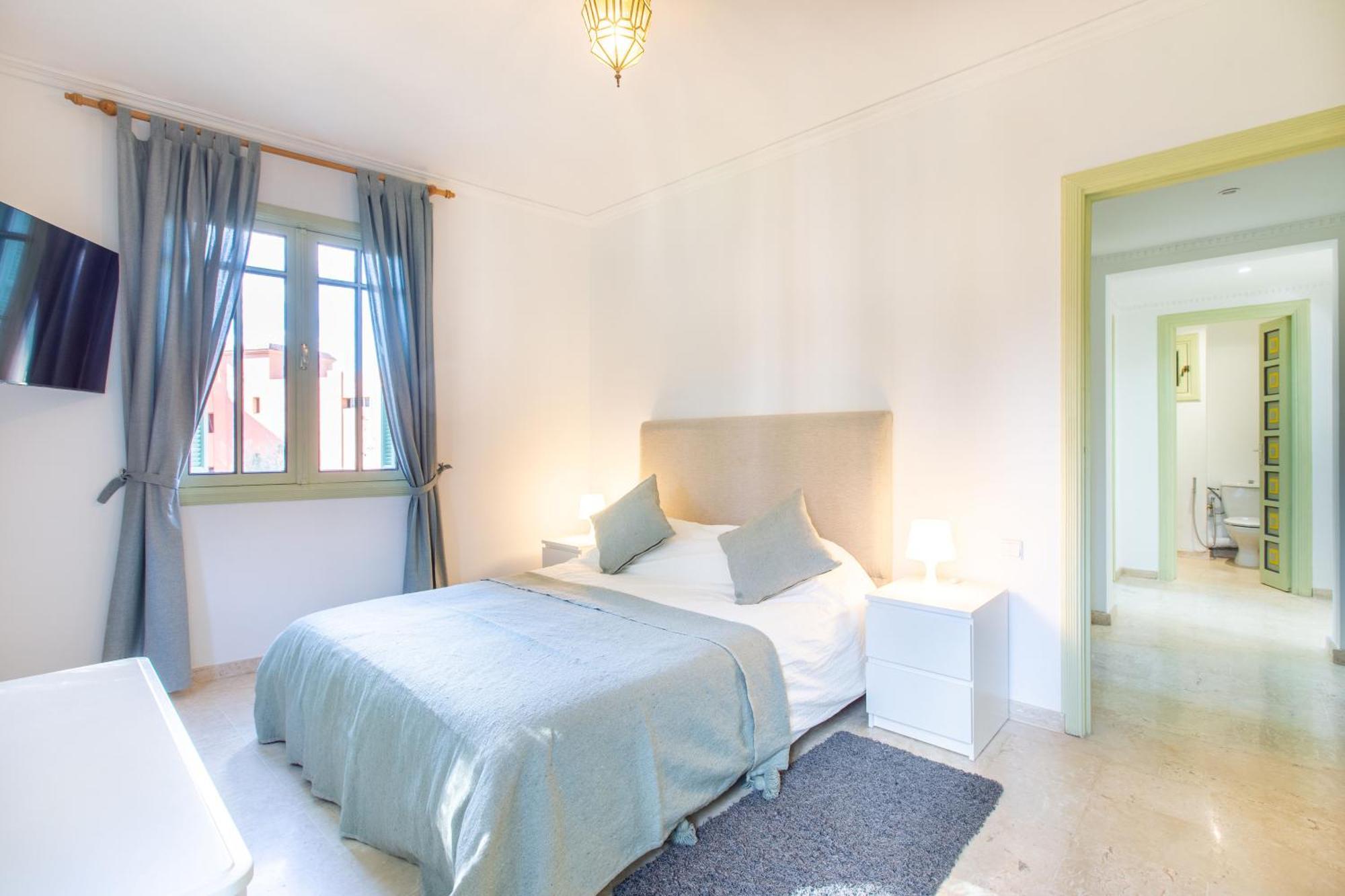 Apartment Romantic Retreat Next To M Avenue
