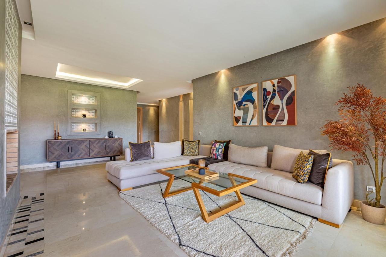 Family Relaxation Pool And Garden View