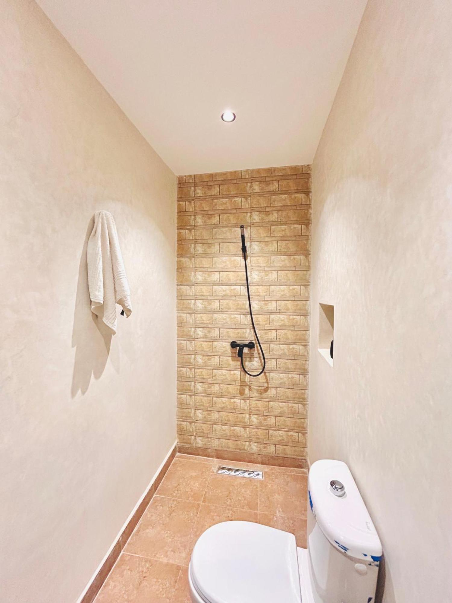 Piscine Privee Sans Vis A Vis , Vue Superbe , Proche Centre - Fibre Optique Wifi Pousada *