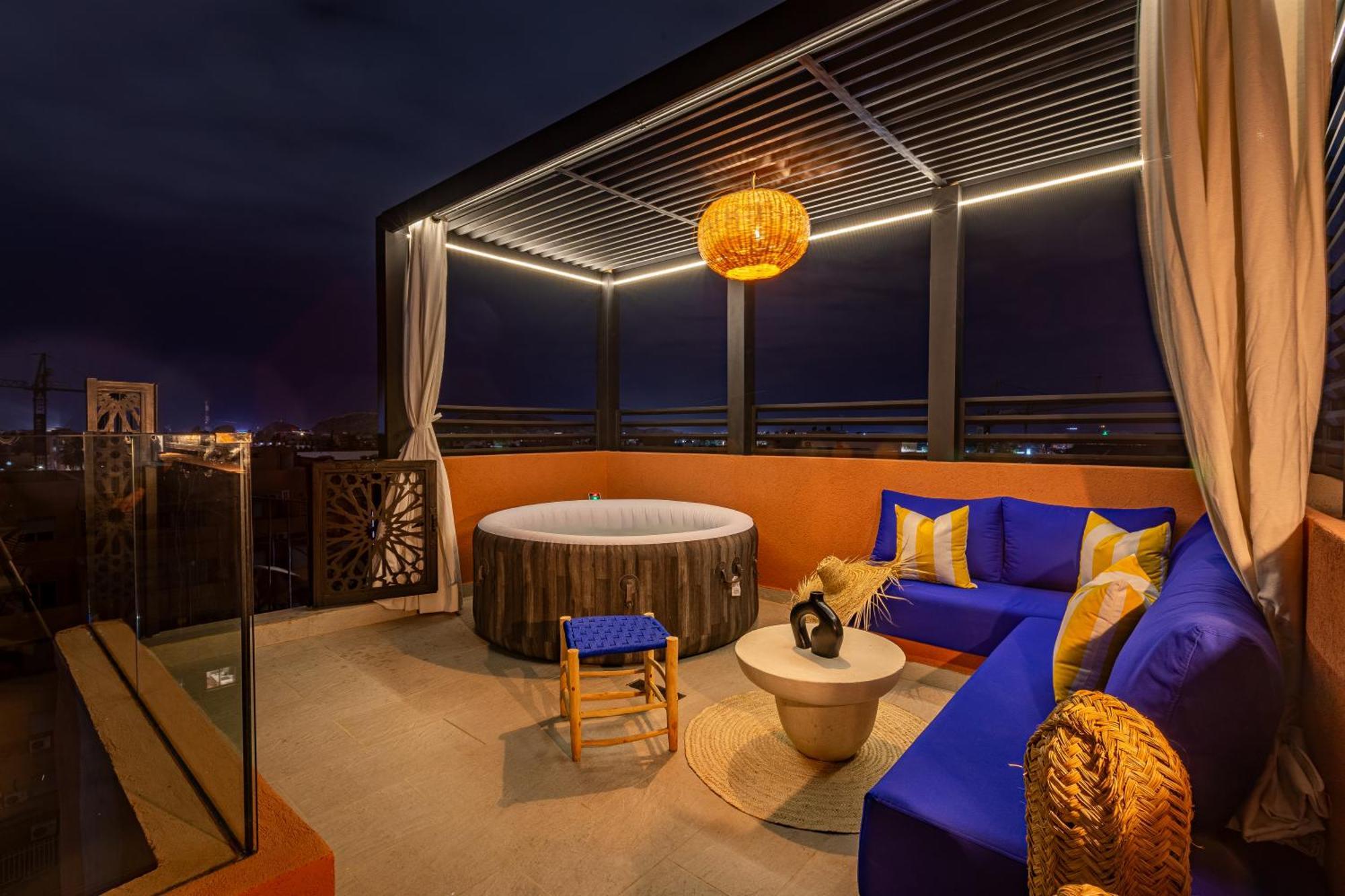 Exclusive Penthouse Gueliz Rooftop, Jacuzzi & Pool * Marrakesh