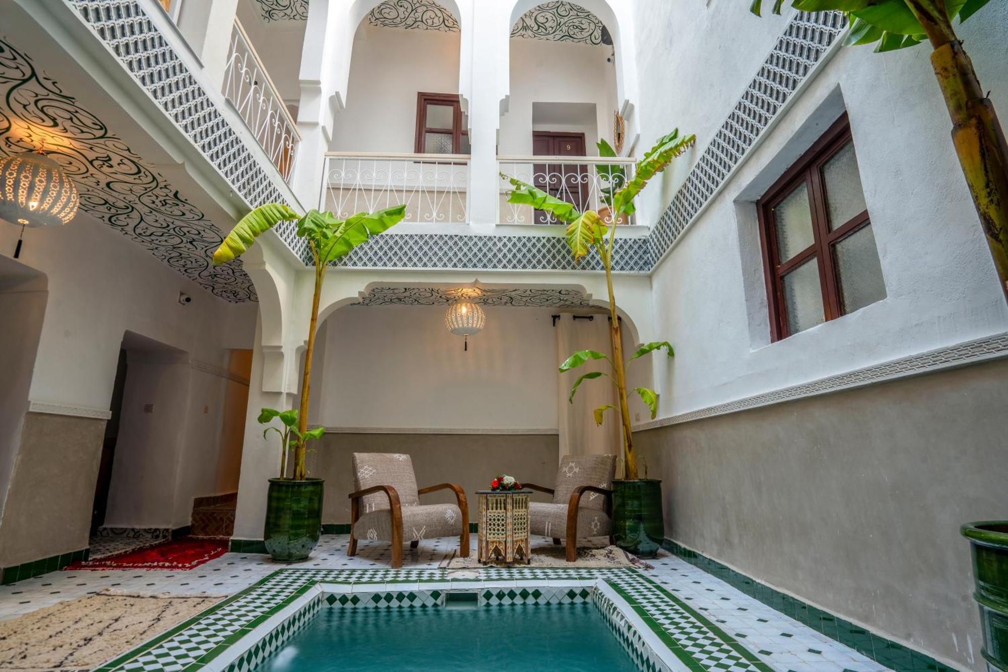 Les Dunes And Marrakesh
