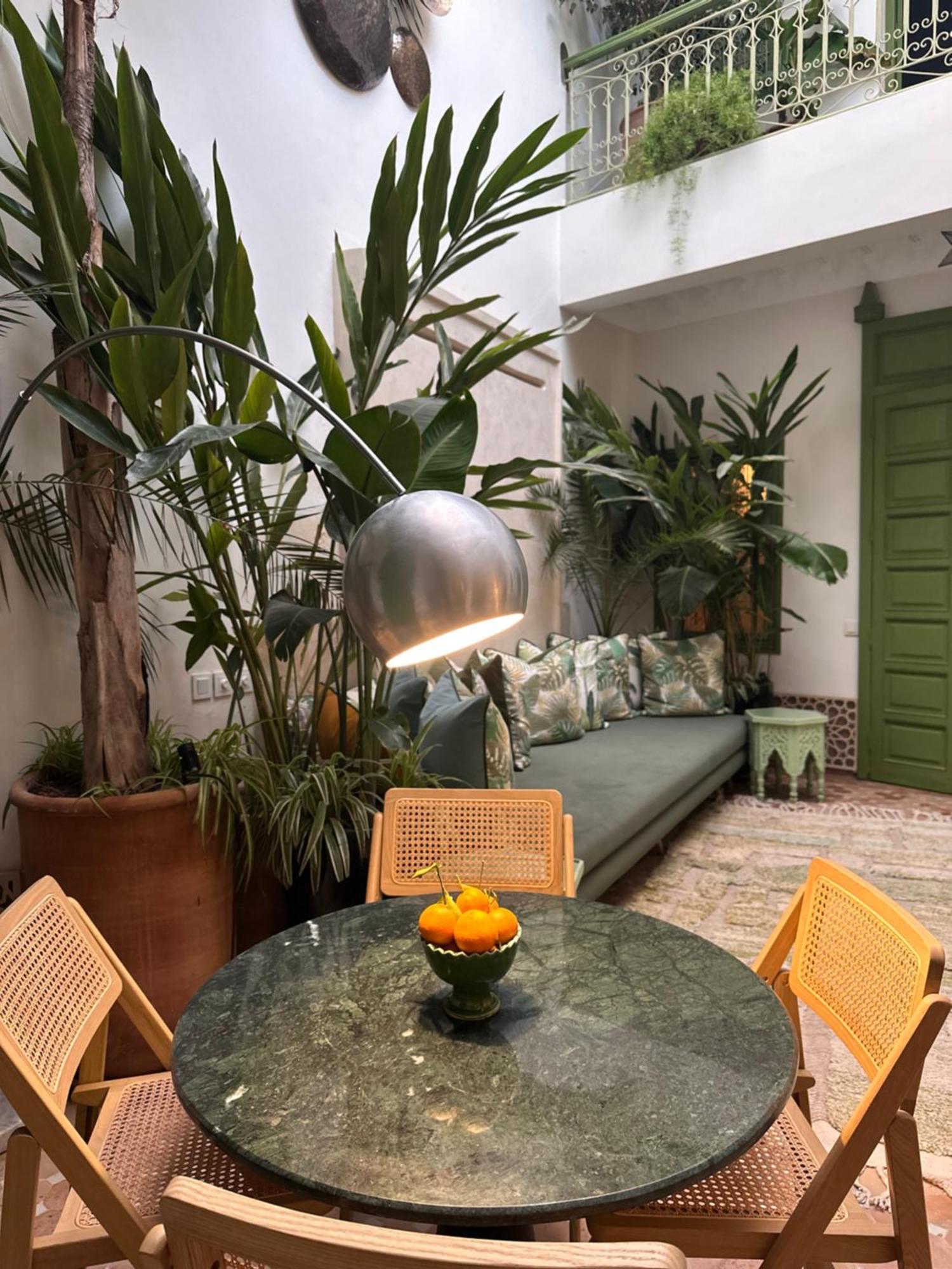 Bed & Breakfast Dar Adal Exclusivite 2 A 6 Personnes Petit Dejeuner Compris Place Jemaa El Fna *