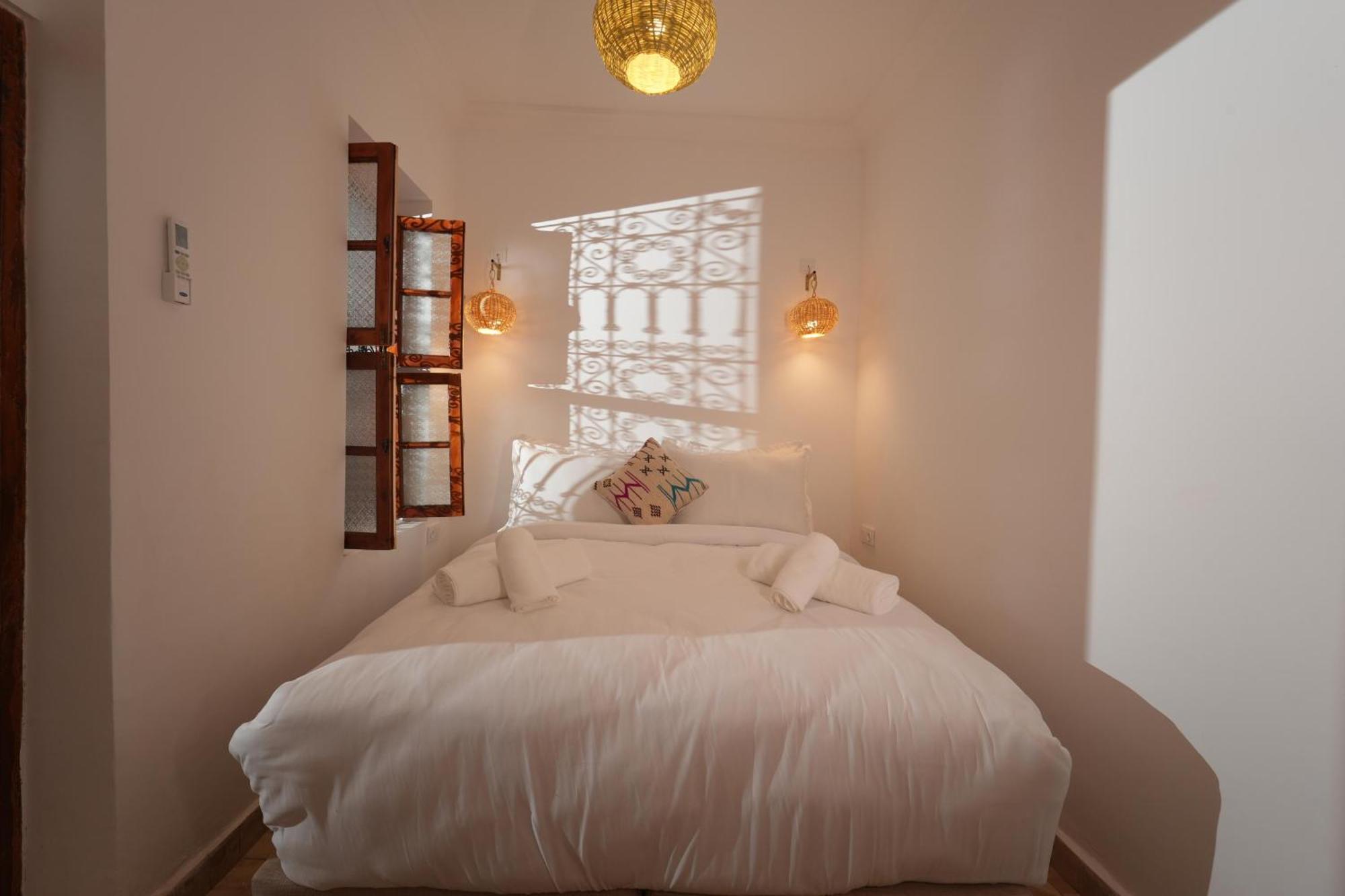 Abrare Guest house *
