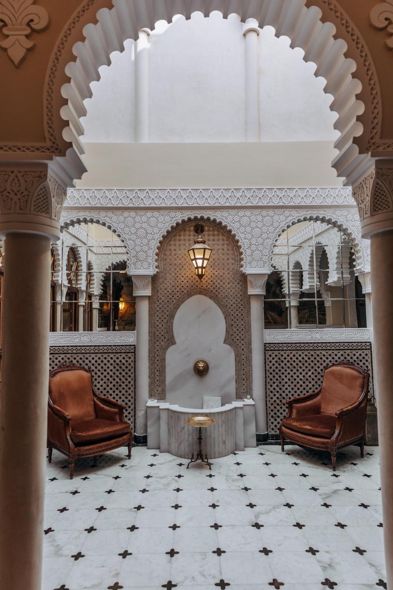 Ksar Al Amal & *