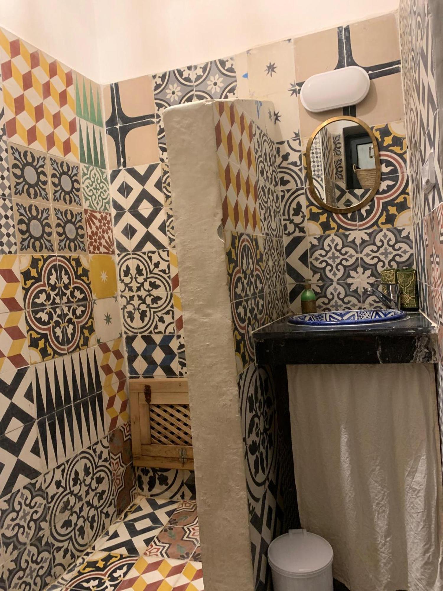 Sanwa Riad *