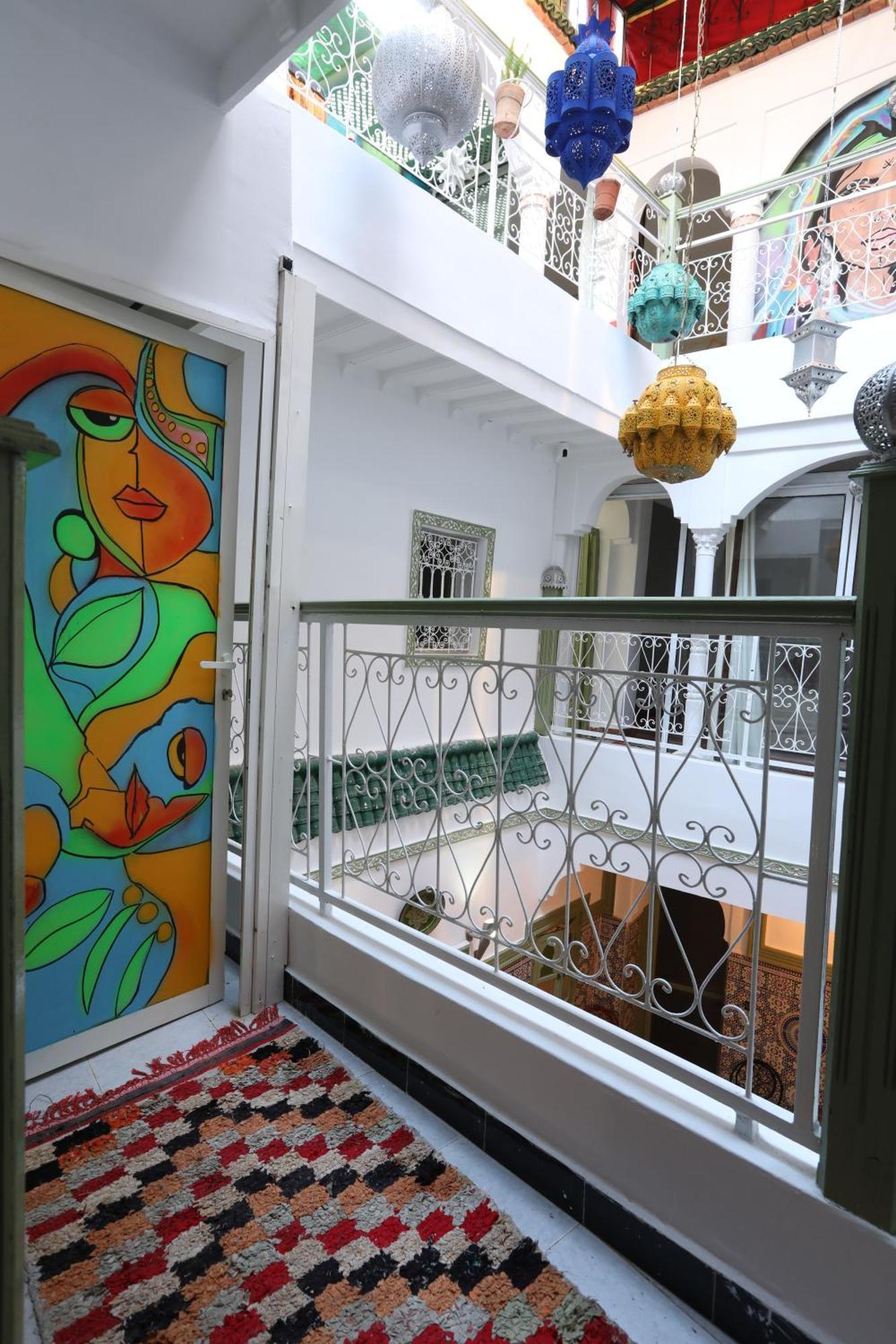 Dar Lfen Riad *