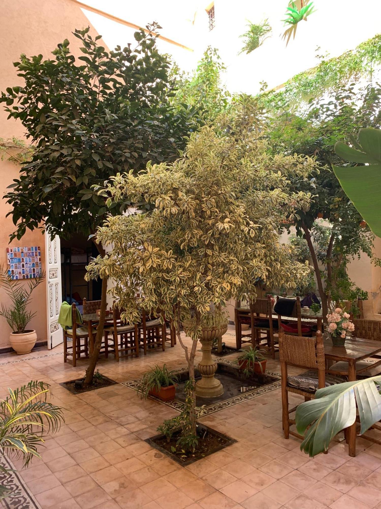 Hostel Laksour