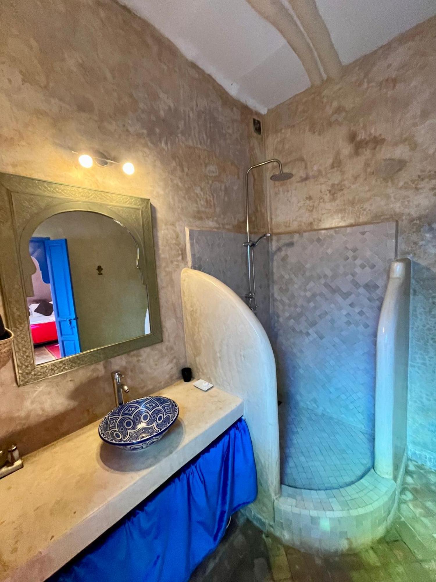 Chameleon Riad *