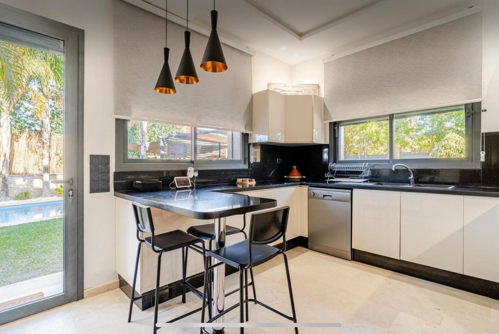 Exotic Vip Family Only -housekeeper ,billard,ping-pong,piscine Privee