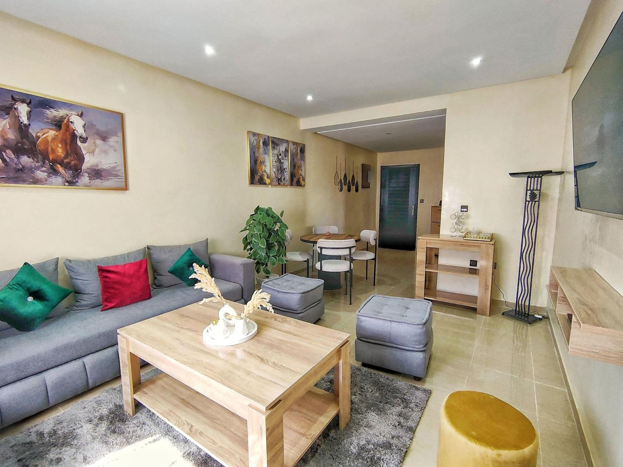 Chic & Comfort Apartment