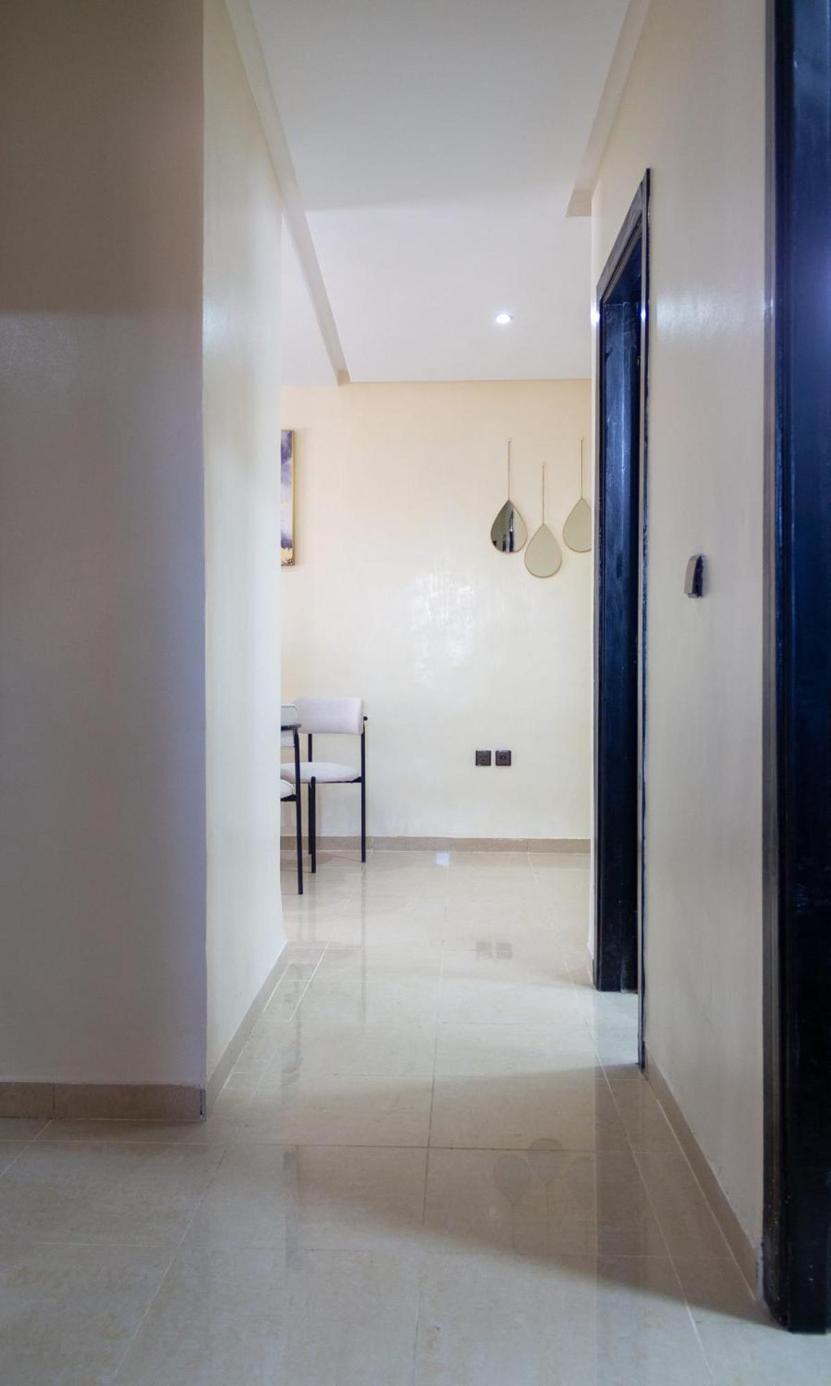 Apartment Chic & Comfort