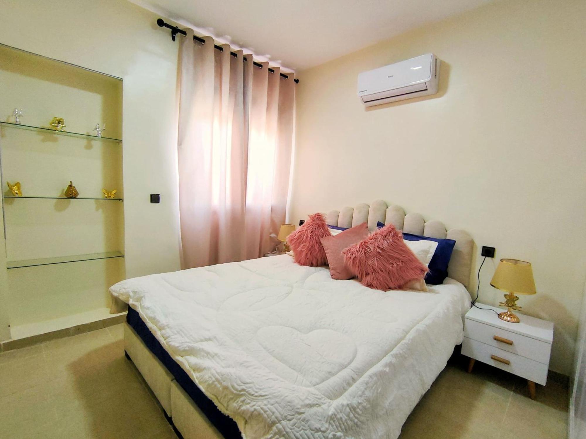 Apartment Chic & Comfort *