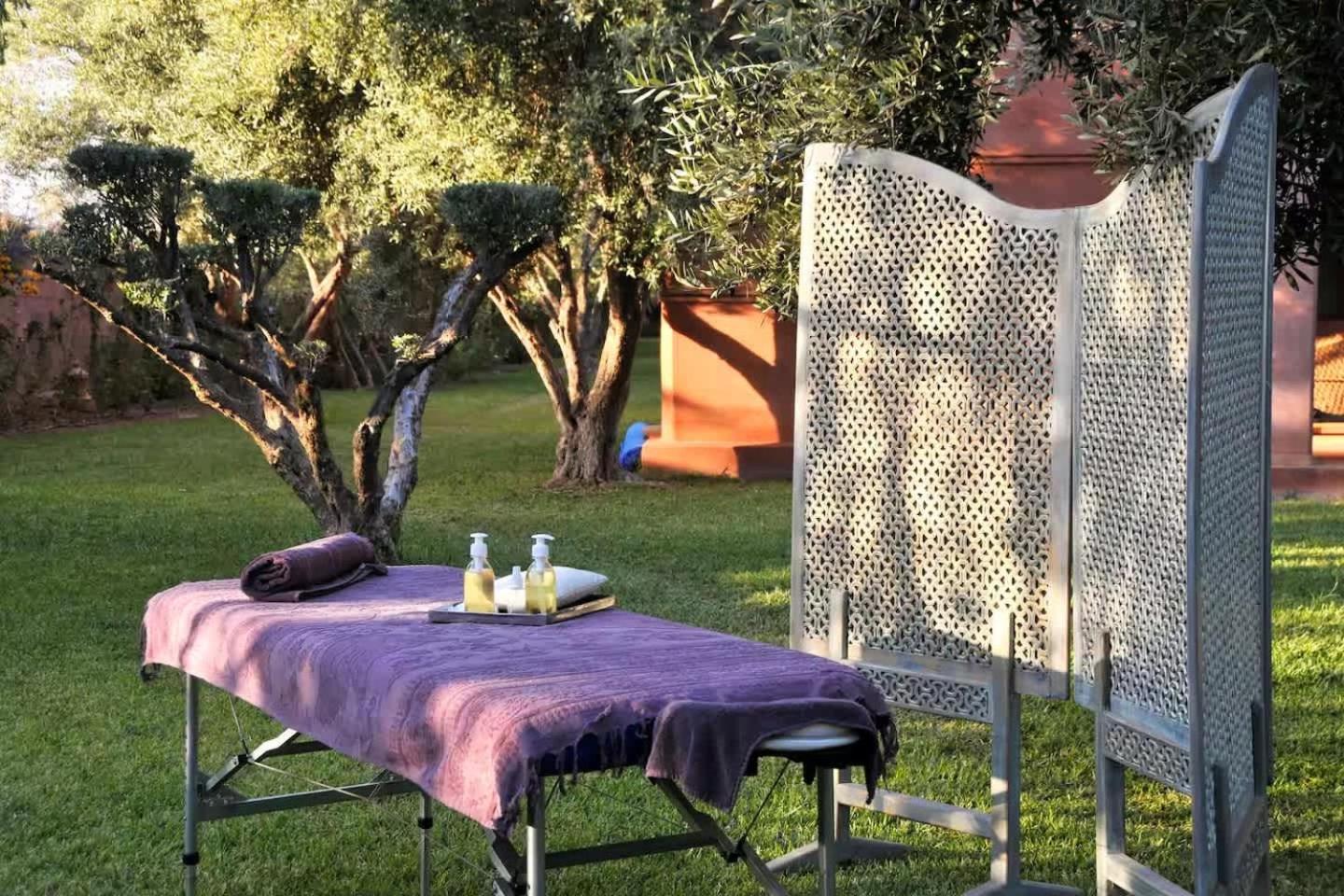 Layyine Avec Personnel, Piscine, Et Sports *