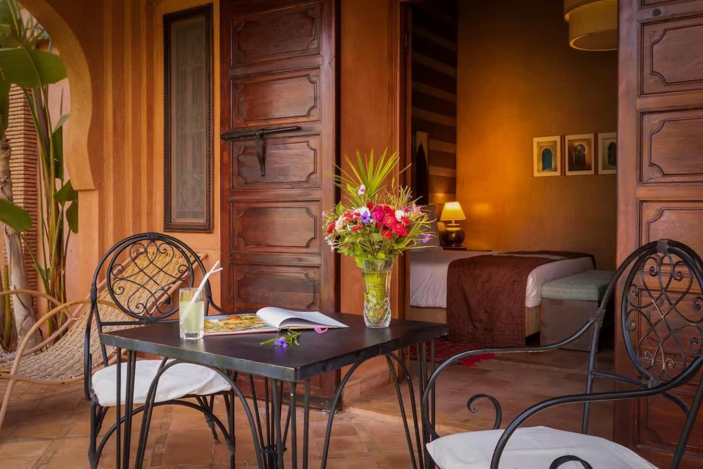 Layyine Avec Personnel, Piscine, Et Sports Inn Marrakesh