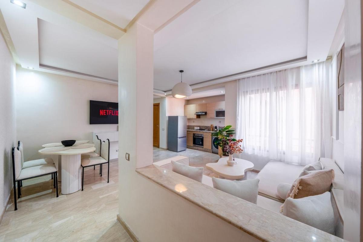 Downtown Gueliz Modern 1br Ac, Fast Wifi , Parking Apartment Marrakesh