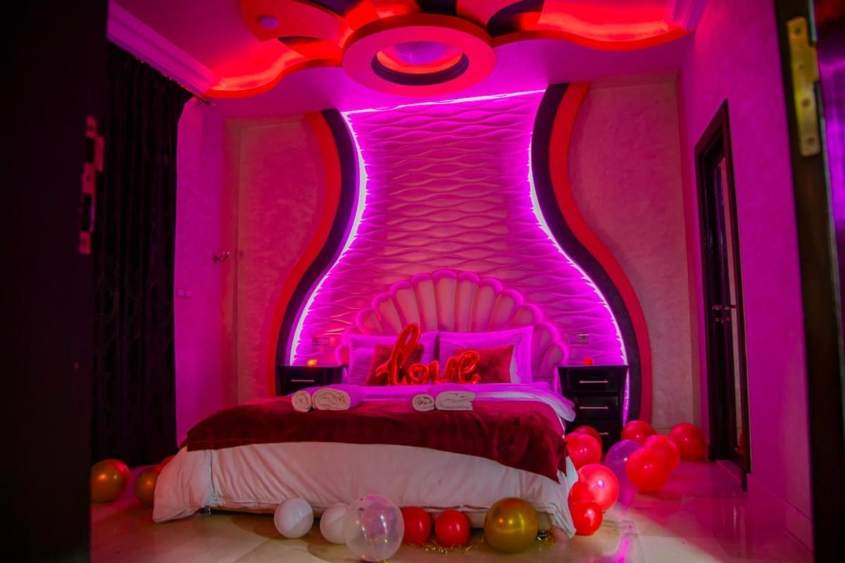 Romantic Retreat Waterfall Cozy Patio Apartamento Marrakesh