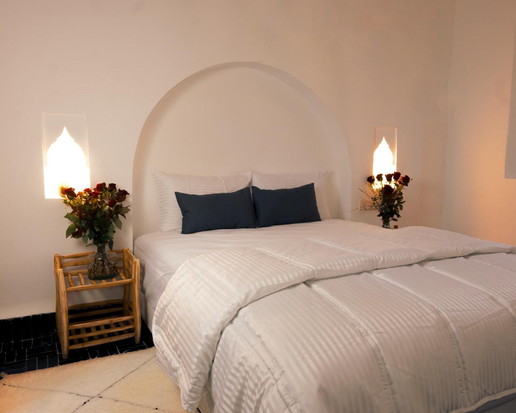 Savor Authentic Entire With Medina View & Terrace