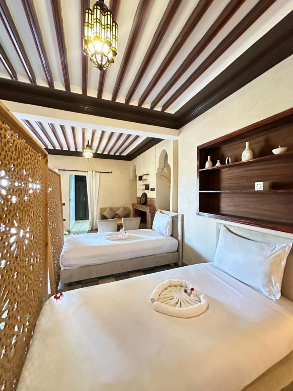 Hotel Whisper