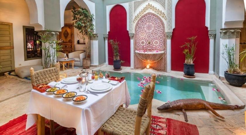 Lou, 5 Bedrooms, Private 12 P, Pool, Hammam Casa de férias *
