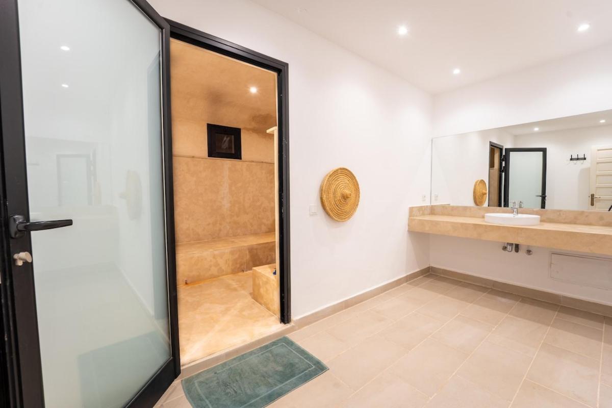 Luxury 5-suite With Heated Pool, Steam & Games Villa *