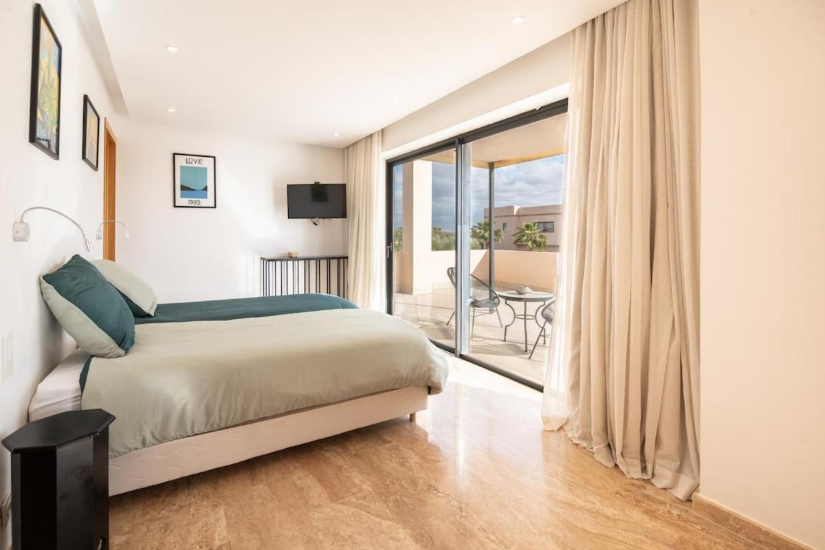 Luxury 5-suite With Heated Pool, Steam & Games