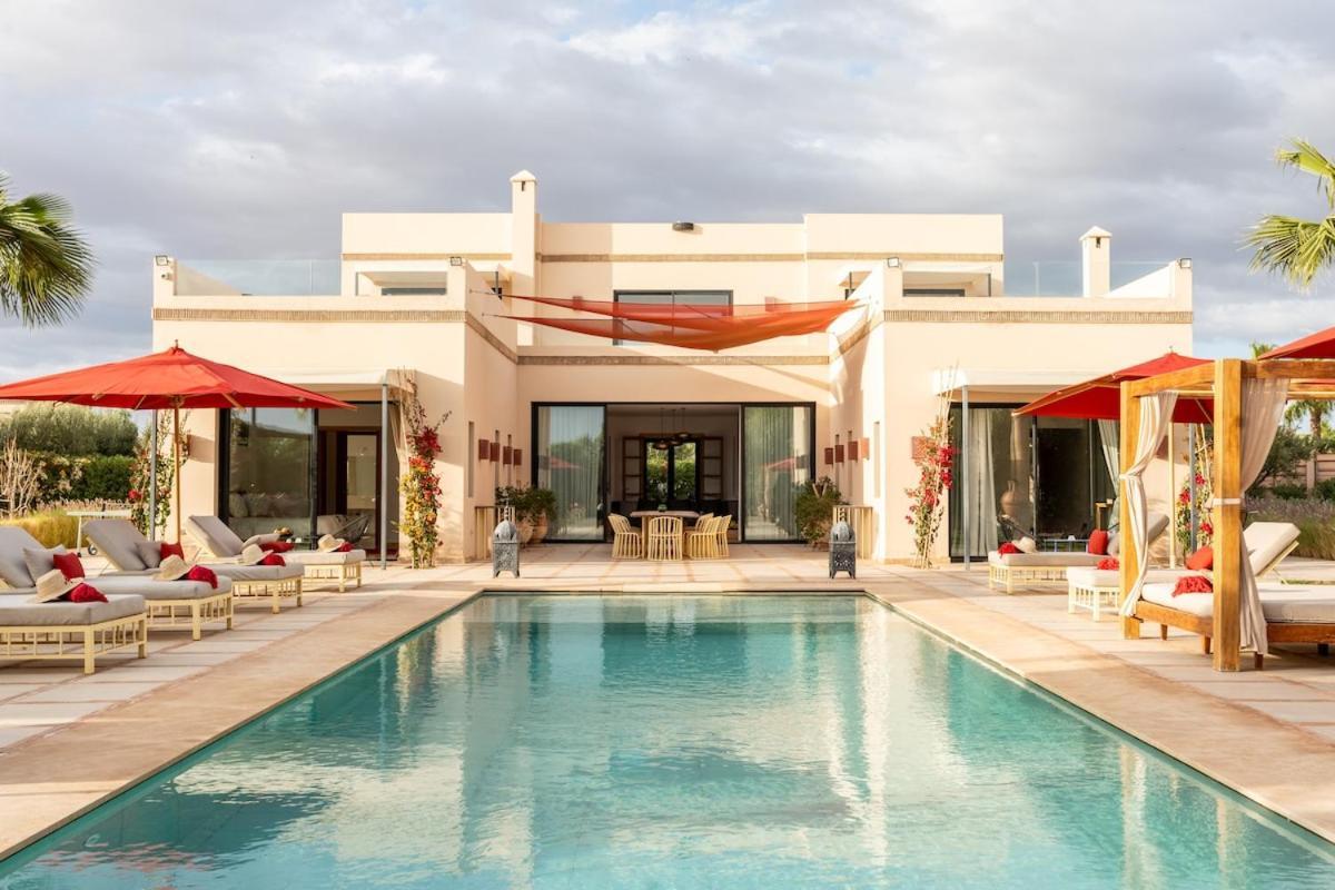 Luxury 5-suite With Heated Pool, Steam & Games *