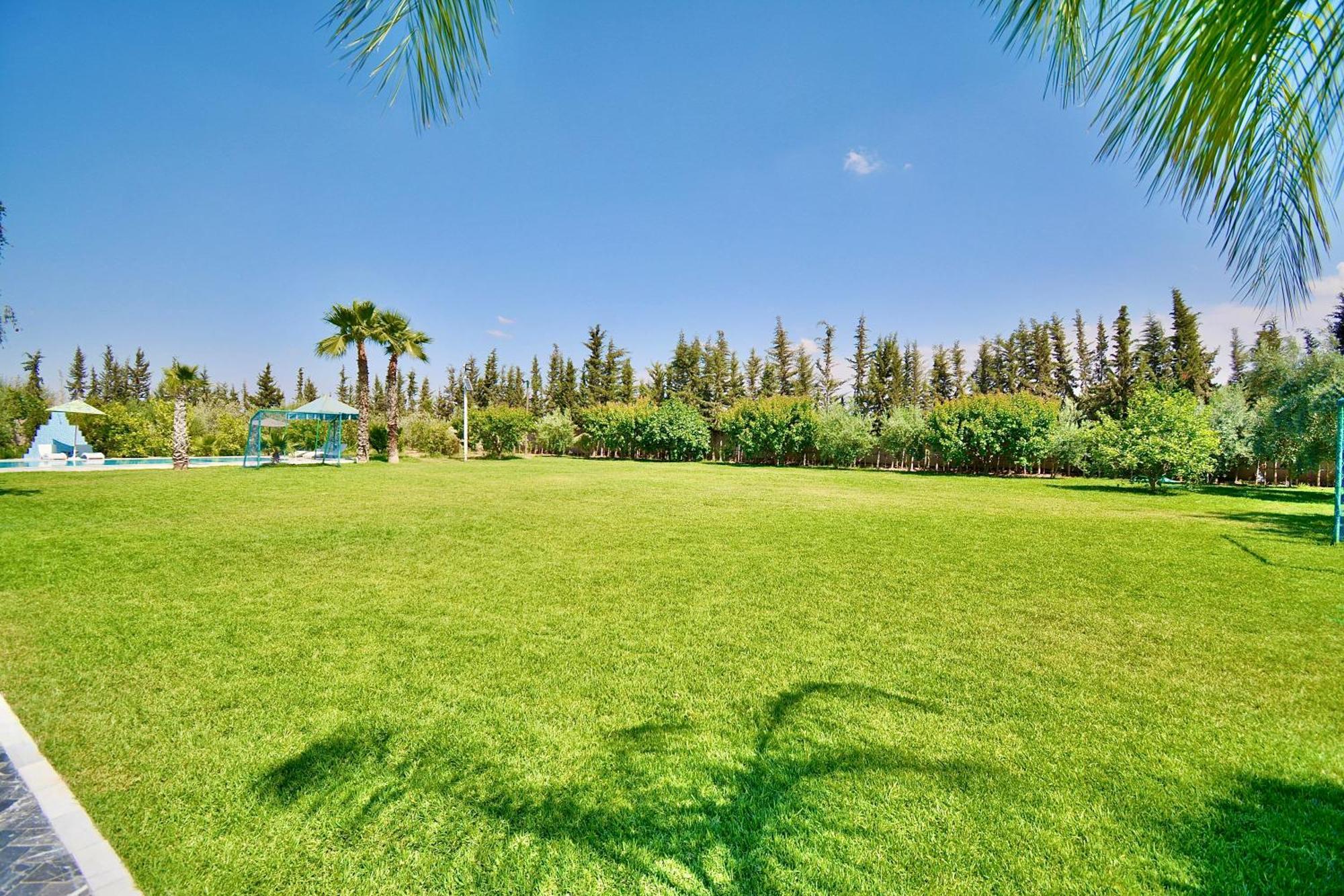 Villa Ferme De Avec Grande A Marrakech