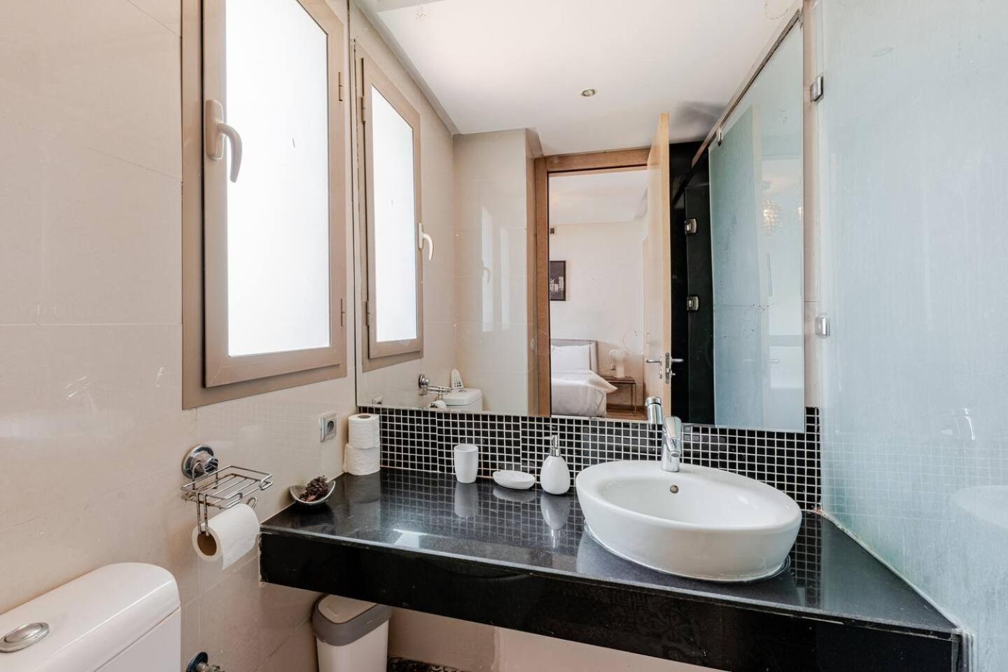 Escape To Luxury: 4 Bedroom On Golf Course Marraquexe