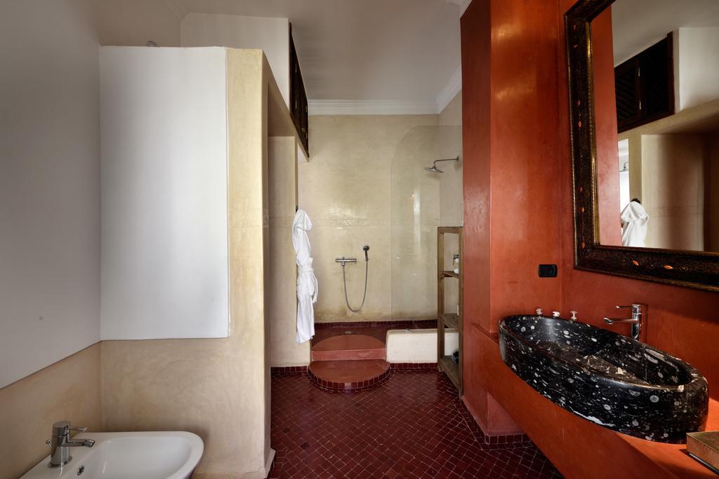 Les Ammonites And Riad Marrakesh