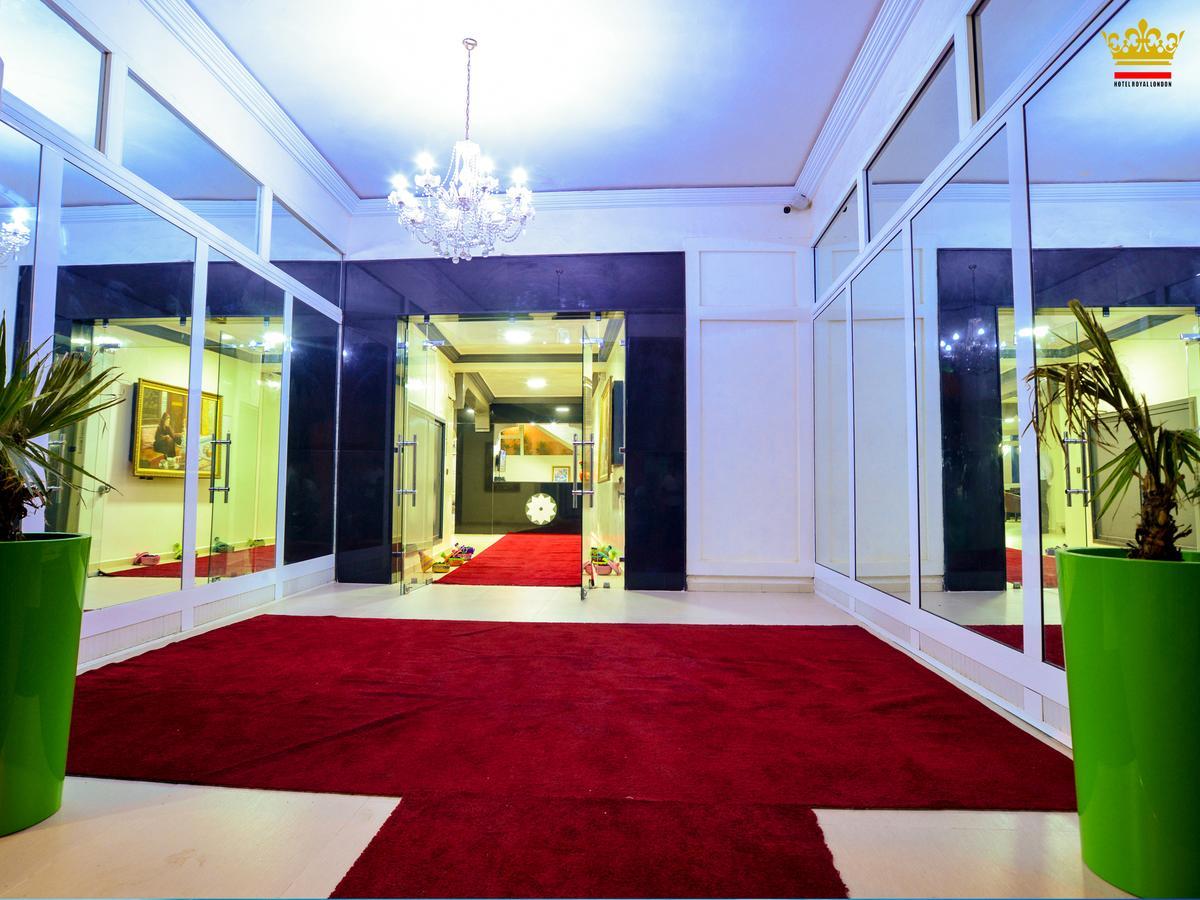 Royal London 3*