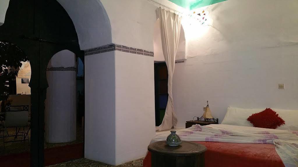 Nakhla Riad