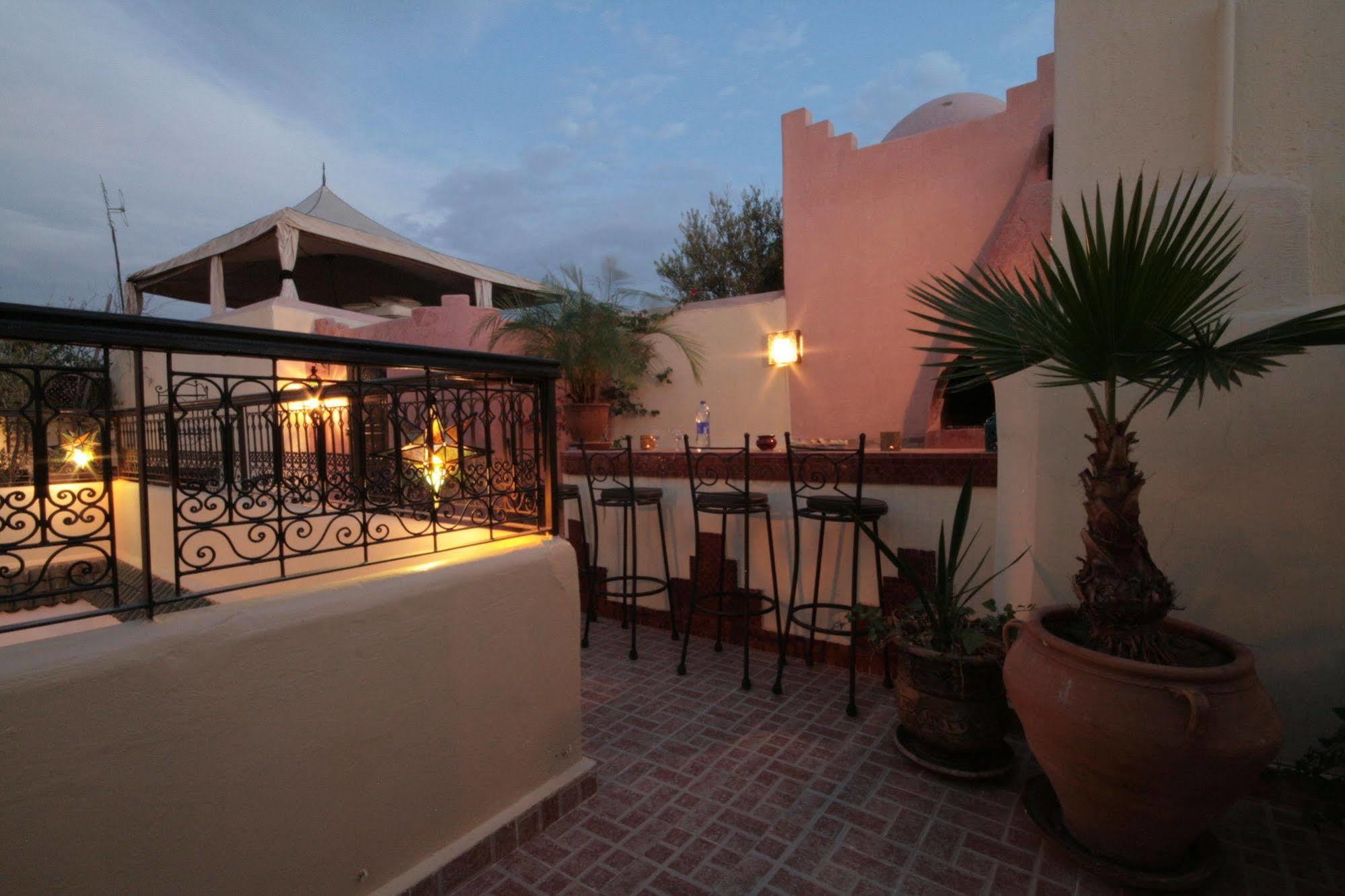 Khadija Riad 3*