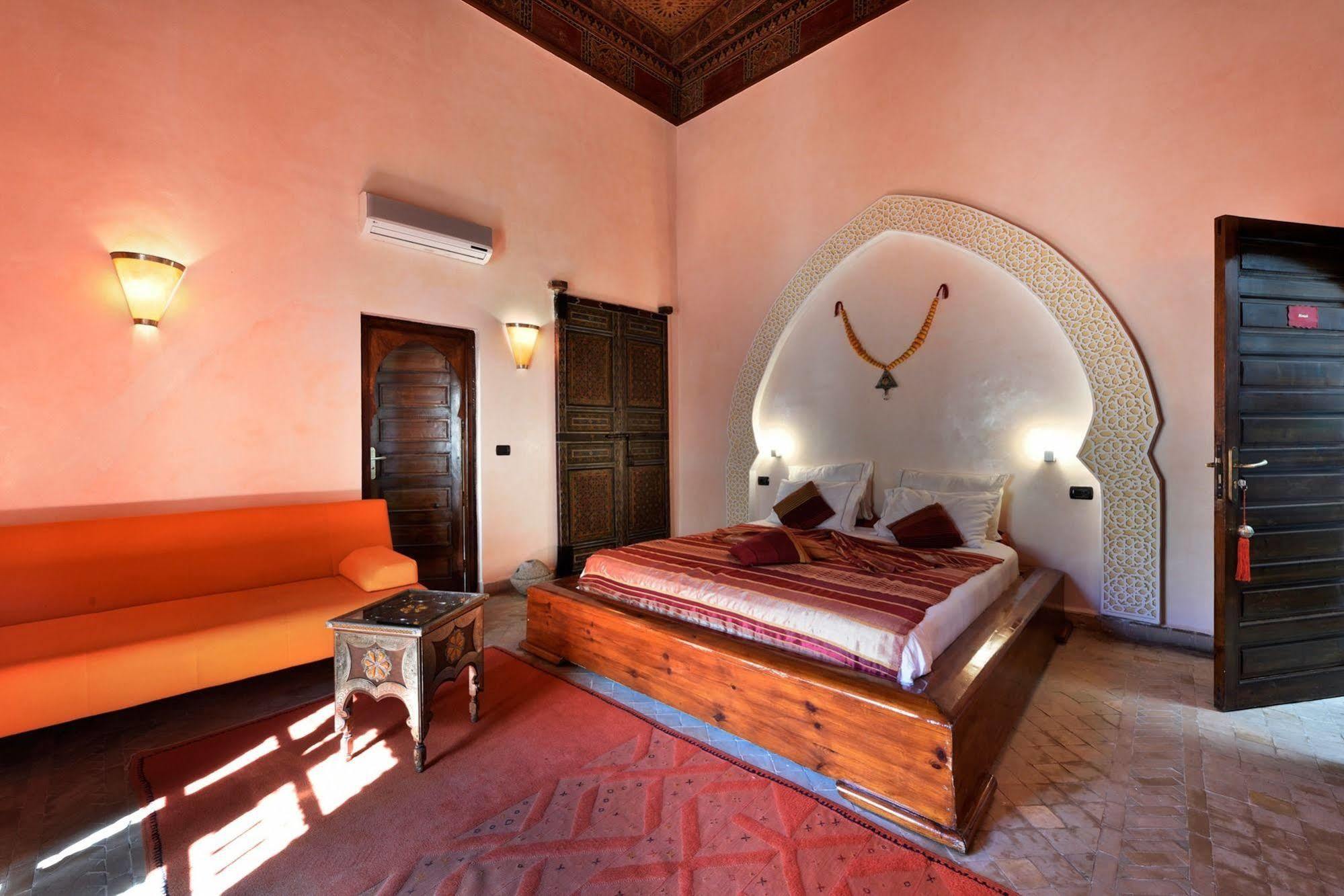 Les Ammonites And Riad 4*