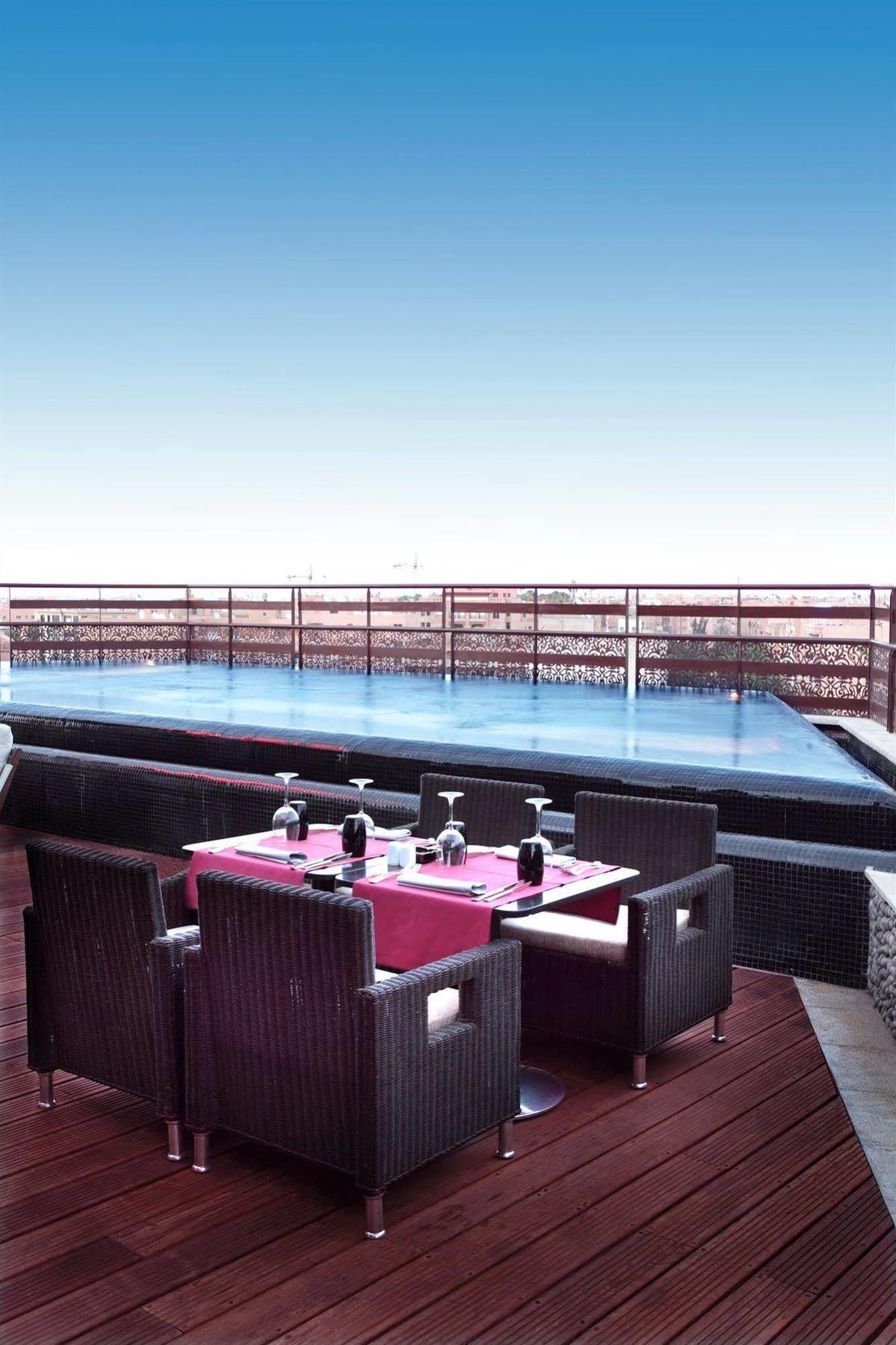 La Renaissance & (adults Only) Hotel