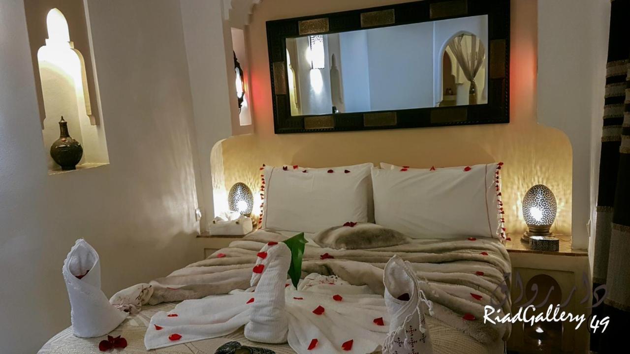 Gallery 49 & Riad 3*