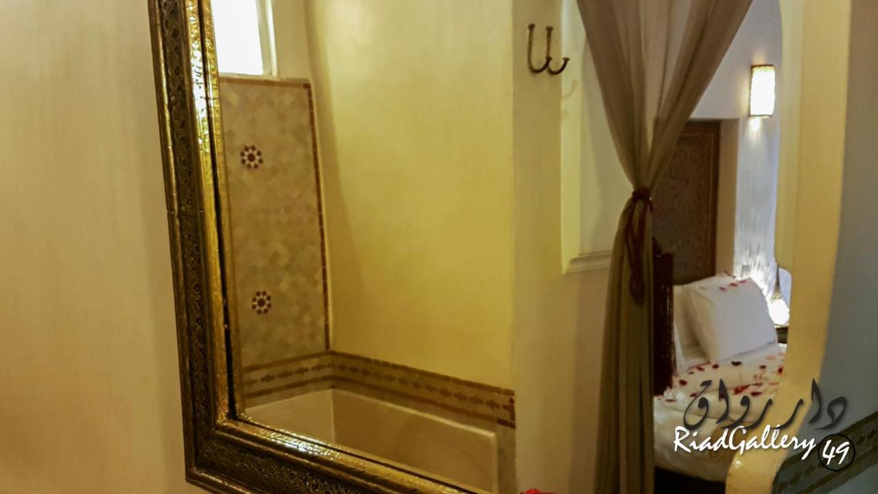 Gallery 49 & Riad 3*