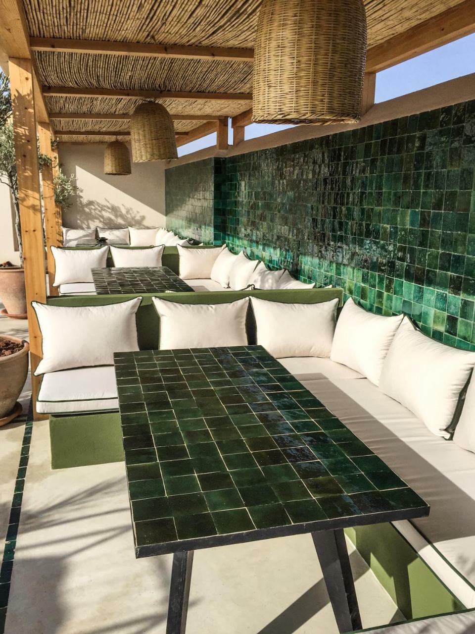 Bab 54 Guest house