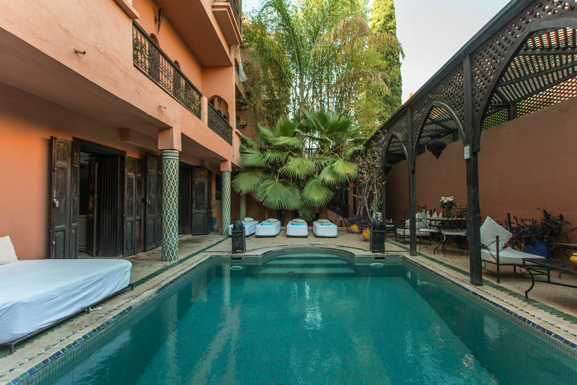 Guest house Amira & Spa 4*