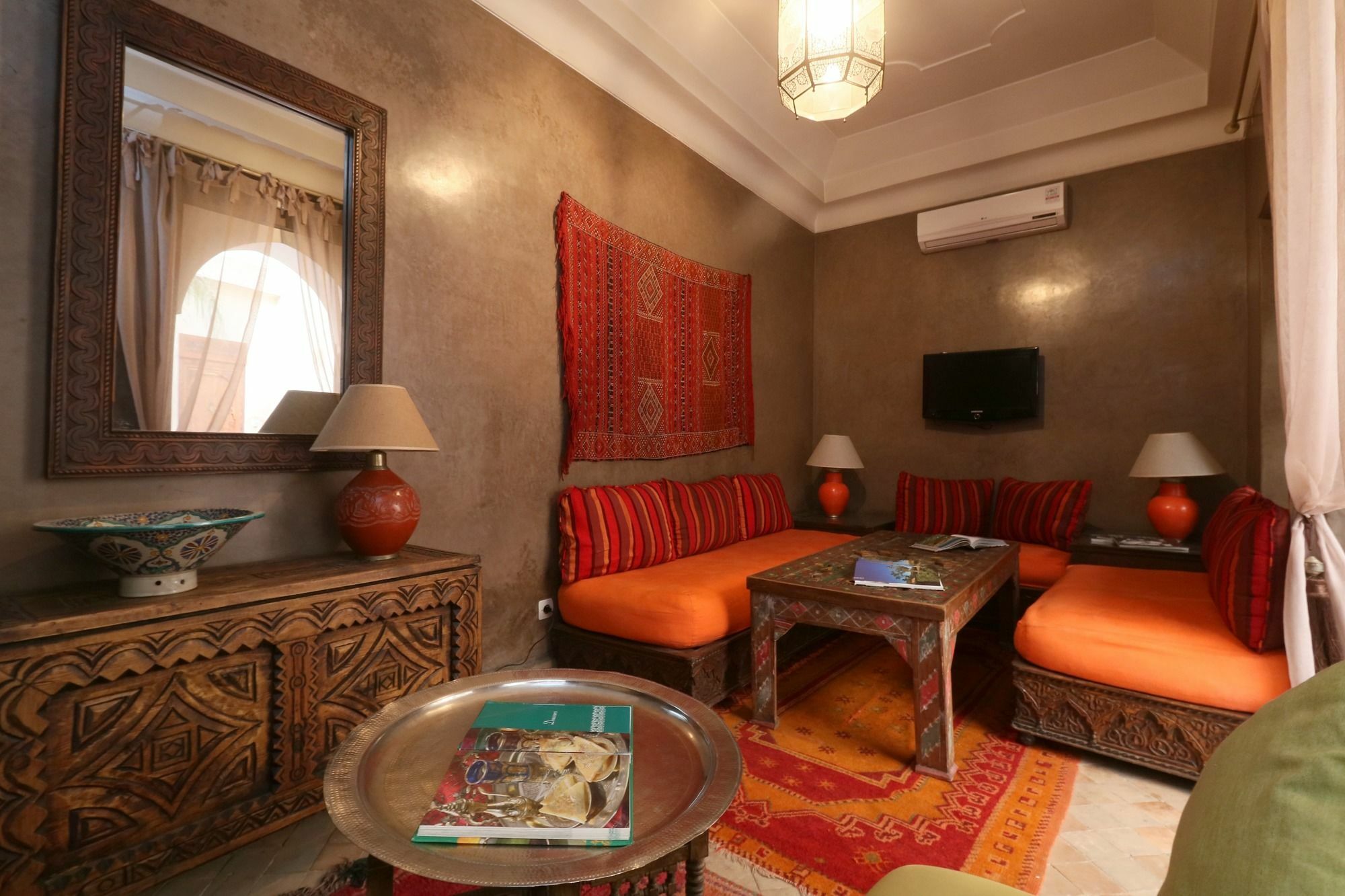 Jaune Safran Entire House Bed & Breakfast