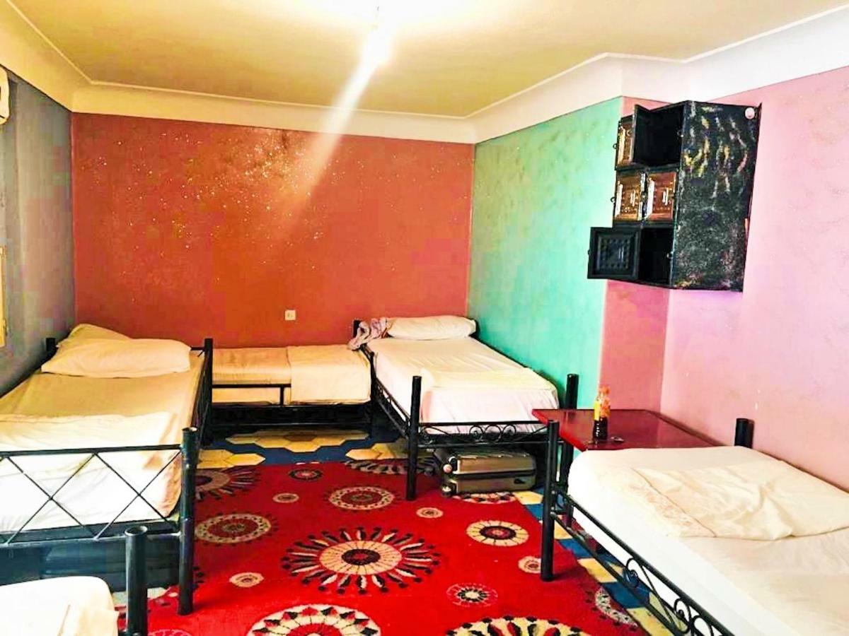 Auberge de jeunesse Dia *