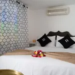 Riad Yenna