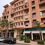 Appartement En Plein Centre Ville Entierement Equipe