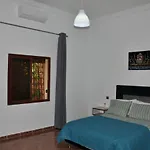 Jolie Villa Moderne Avec Piscine Privee.