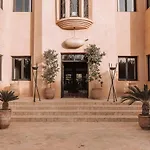 Villa Singuliere By Louhou Collection
